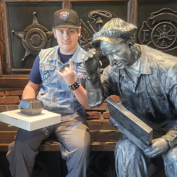 Meet your Posher, April - Picture 3 of 9